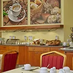 فندق Taste Smart 3*